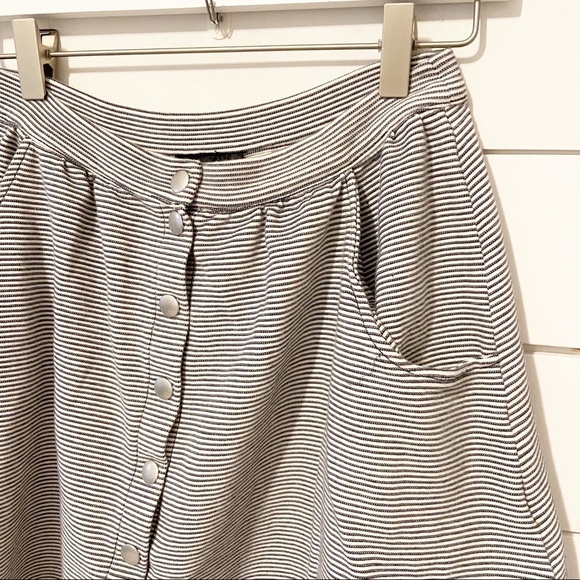 Topshop | Striped Snap Button Front Mini Skirt Size 6 - Picture 6 of 9